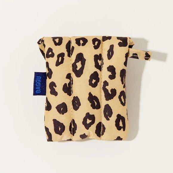 NWT BAGGU Puffy Earbuds Case - Honey Leopard - Picture 4 of 8